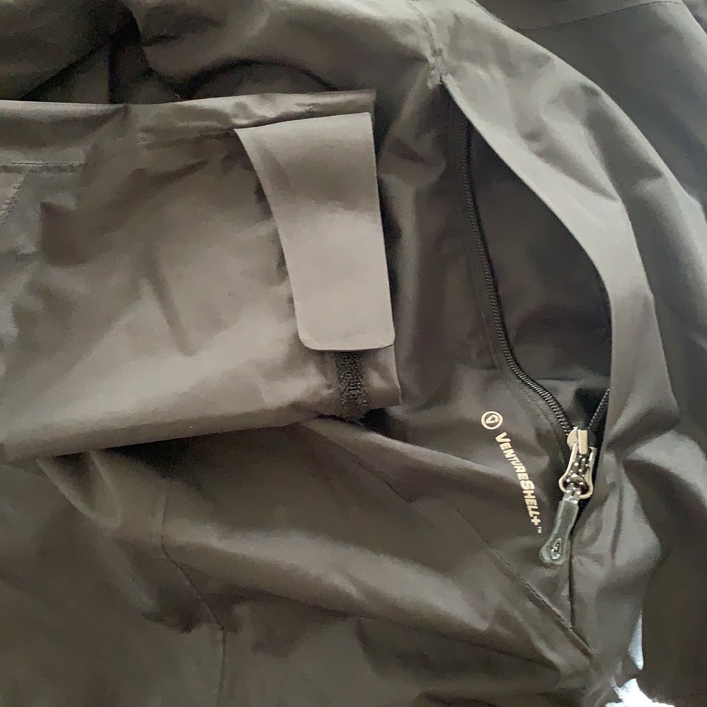 NWOT. Mens Champion Waterproof Windbreaker. Black. Size small. - Picture 6 of 6